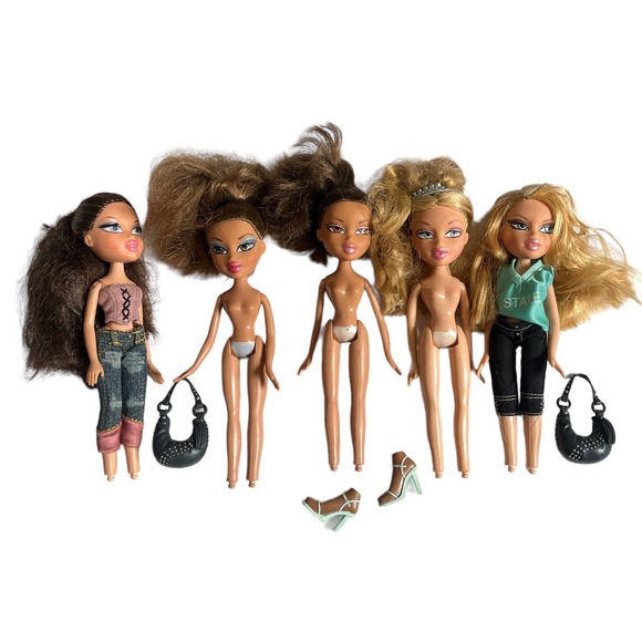 Bratz Toys Bratz Doll Lot Of 5 Bratz Clothing Feet Purses Chloe